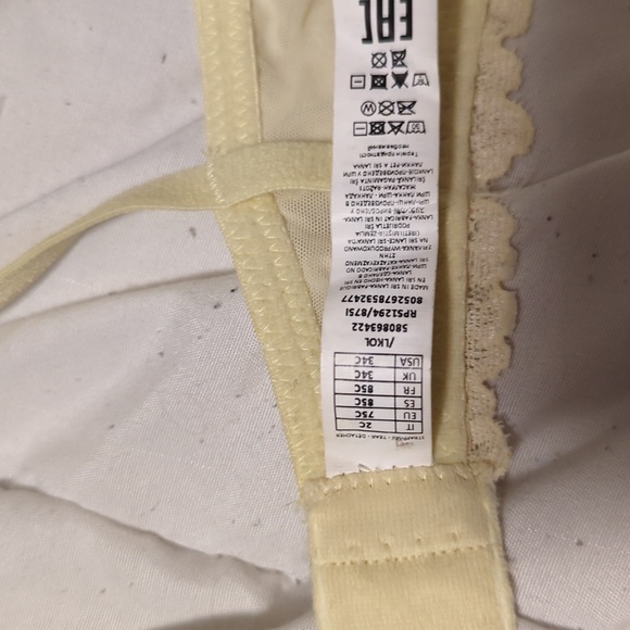 Intimissimi wireless push up bra 34C - Picture 2 of 4